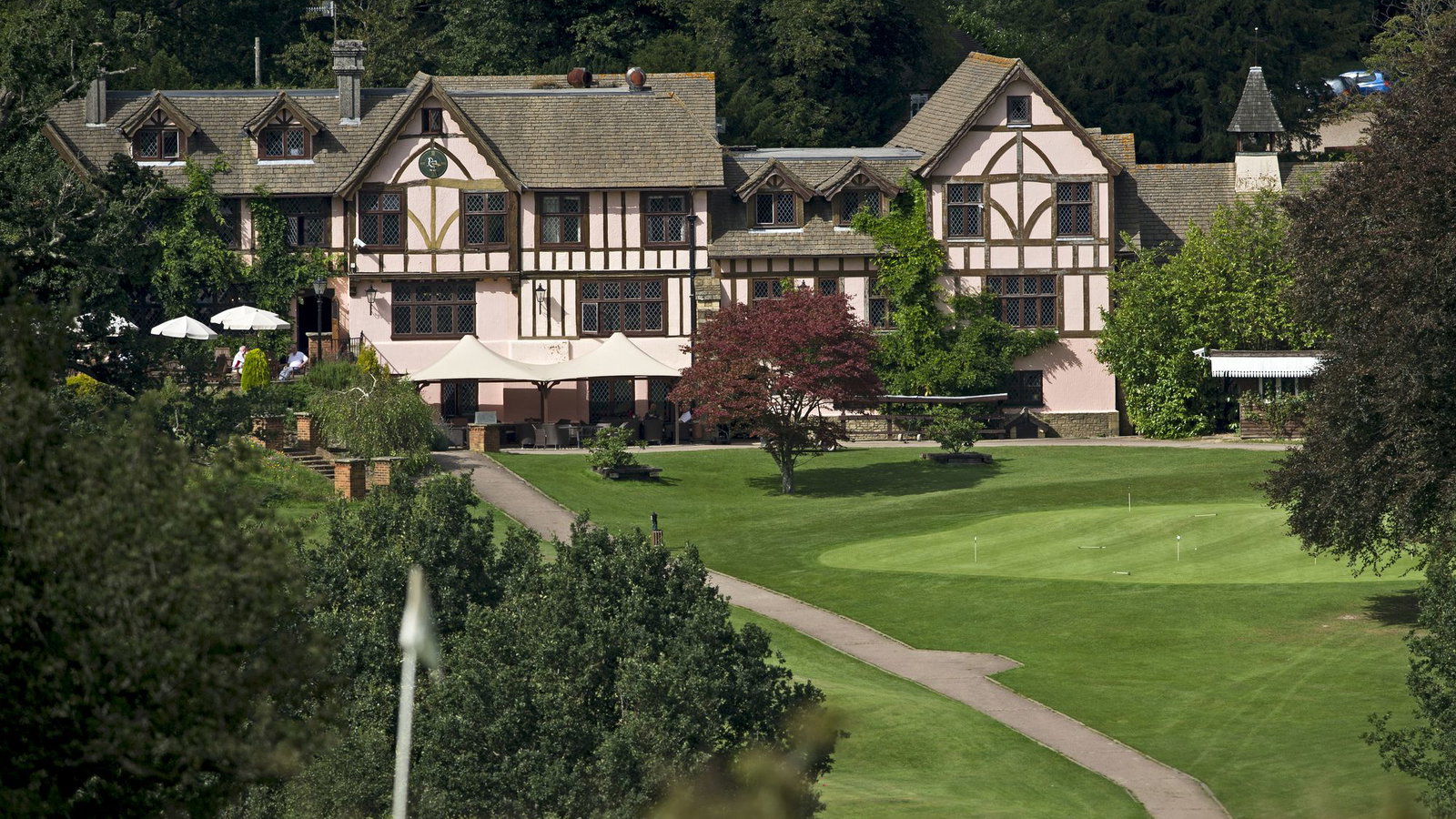 Surge in golf membership among younger players, claims UK club